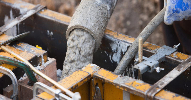 基礎工事の砕石の様子