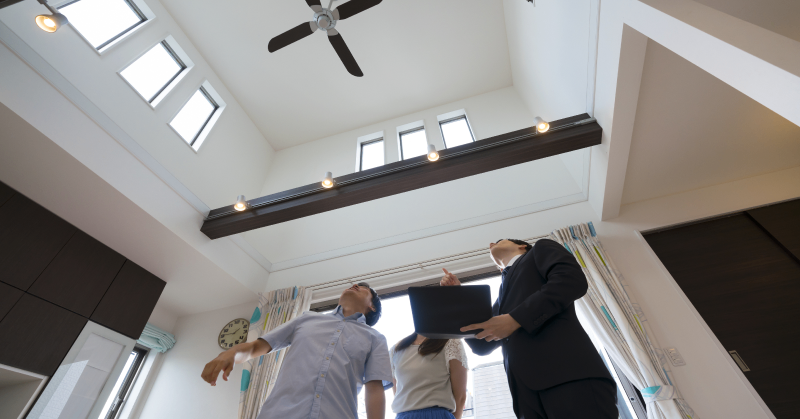 吹き抜け＋高窓のあるリビング