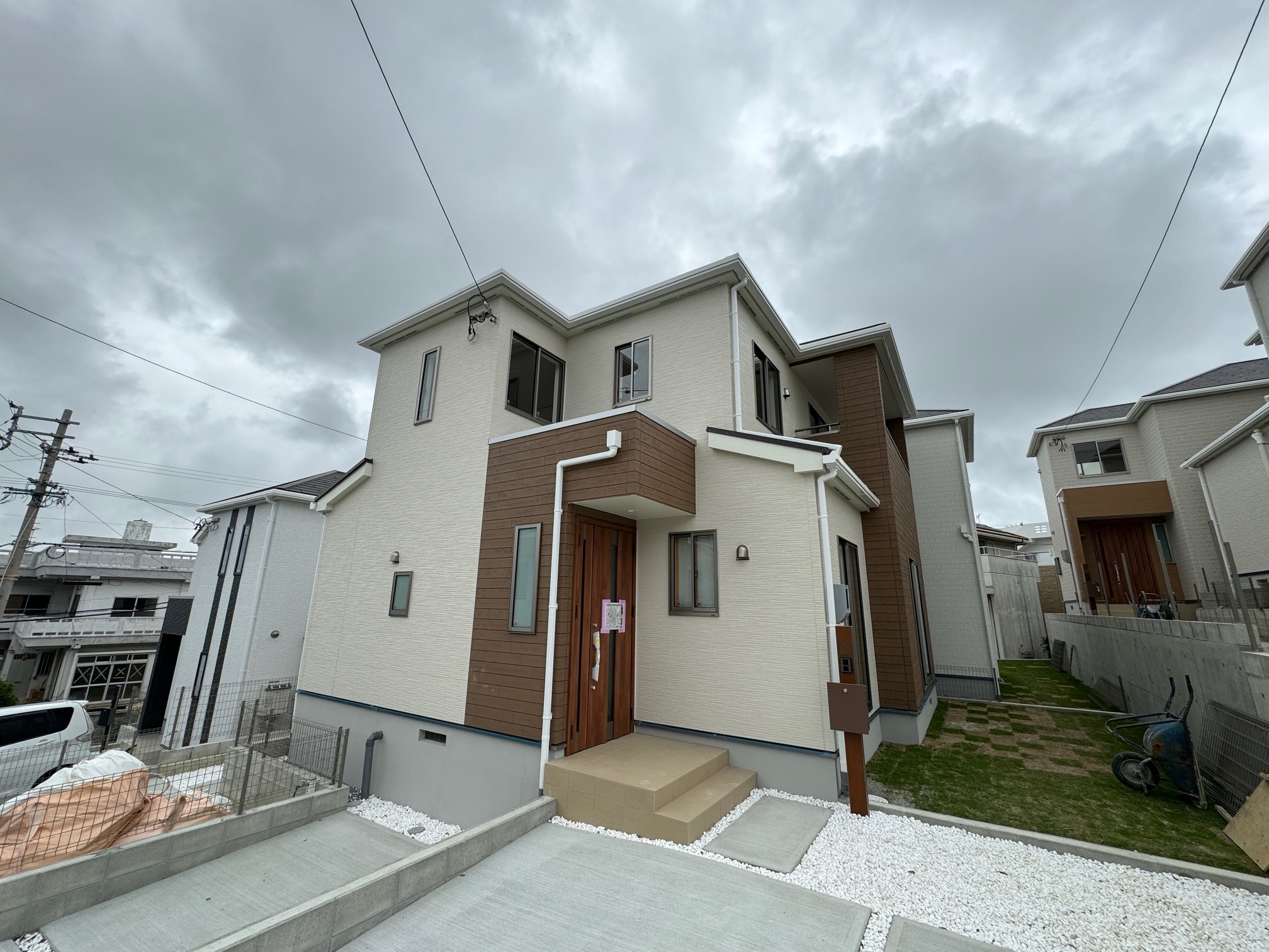 宜野湾市長田に全5棟の新築住宅が誕生です！気になる方はお早目にお問い合わせください♪
