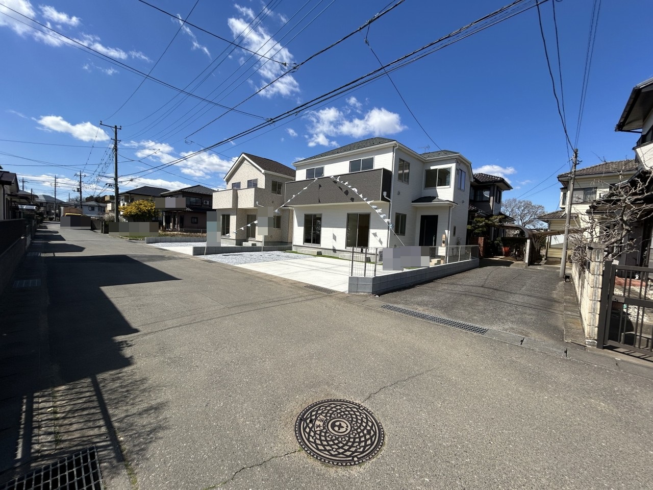 【1号棟外観】「地震に強い家」を飯田産業オリジナルの「I.D.S工法」で実現しました。お客様に安心して暮らすことができる住まいを提供いたします。
