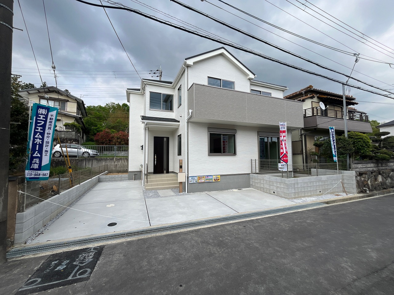 飯田産業は「誰もが当たり前に家を買える社会」を目指して、飯田グループとして一日約120棟、一年で約46,000棟を販売しております！おかげさまで皆様に選ばれて日本一です！