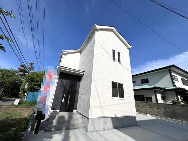 【1号棟外観】「地震に強い家」を飯田産業オリジナルの「I.D.S工法」で実現しました。お客様に安心して暮らすことができる住まいを提供いたします。
