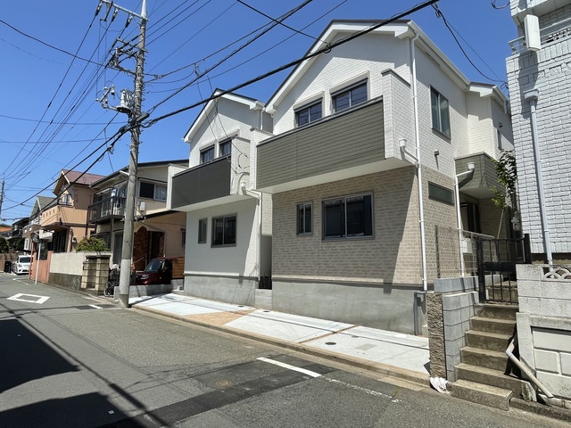 【現地外観】「地震に強い家」を飯田産業オリジナルの「I.D.S工法」で実現しました。お客様に安心して暮らすことができる住まいをご提供いたします。