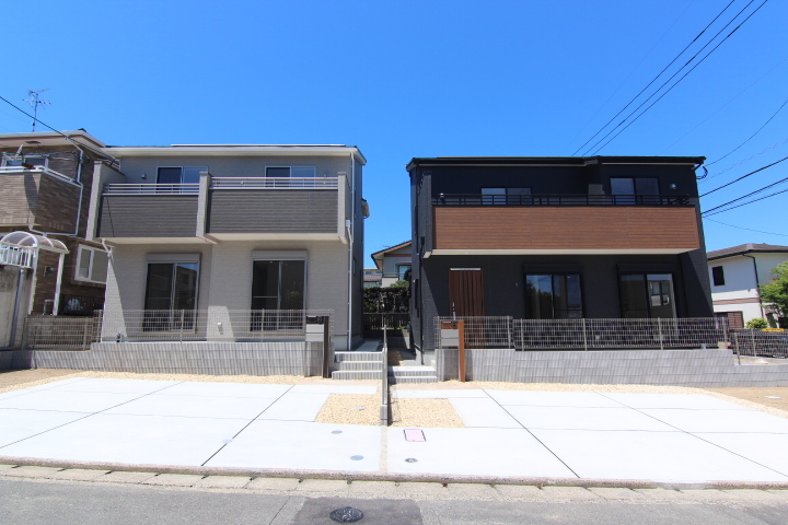 外観1号棟（左）・2号棟（右） 長期優良住宅取得済み