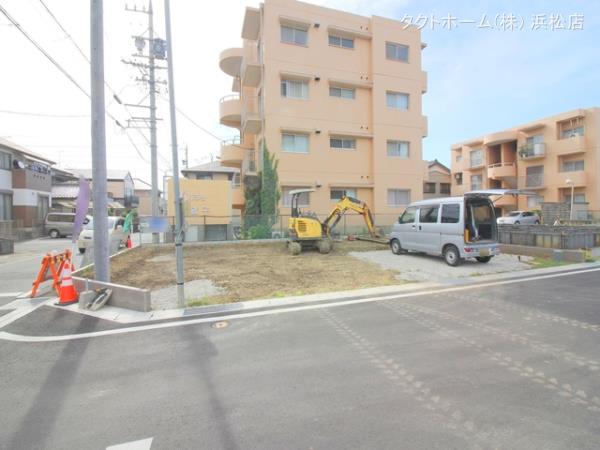 グラファーレ4043豊川市三蔵子町１１棟の外観②