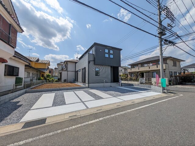 グラファーレ4242吉川市新栄４期１棟の外観②