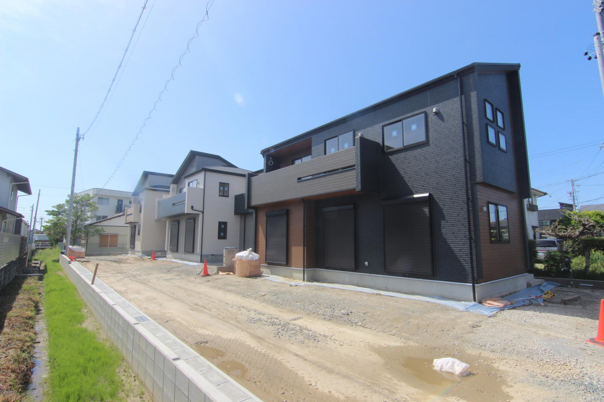 ブルーミングガーデン浜松市中央区三島町３棟の外観②