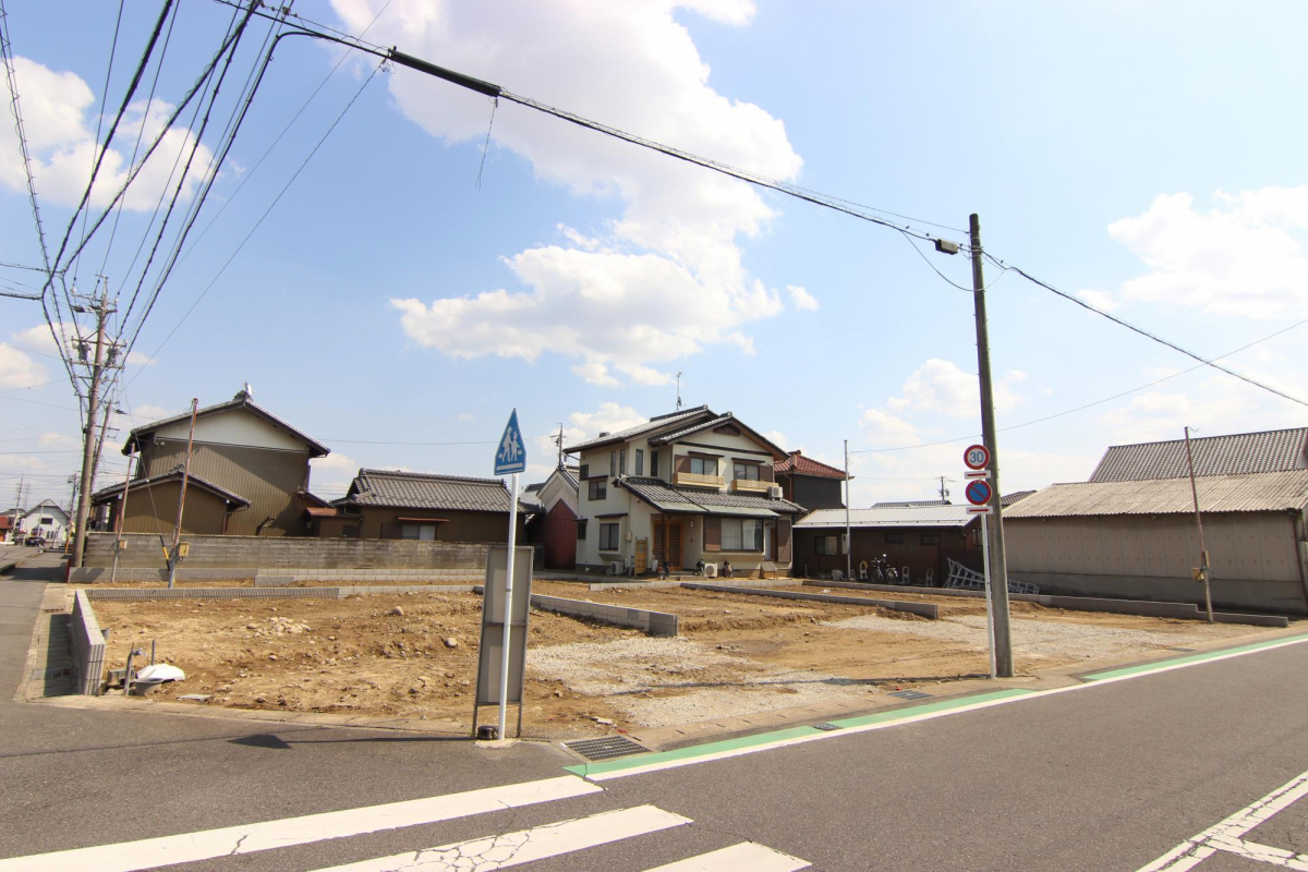 ブルーミングガーデン江南市尾崎町屋敷５棟の外観②