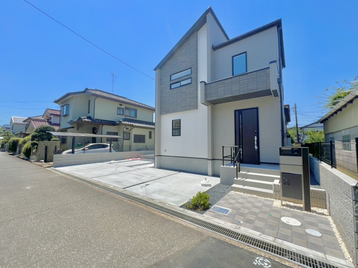 マリー君 です。二子山部屋 3点 二子山部屋 相馬3兄弟 - 小滝山 & 相馬 & 駿太《兄弟力士