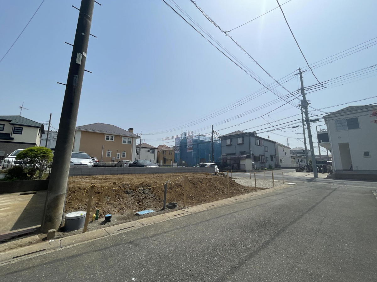 ブルーミングガーデン越谷市上間久里１棟の外観②