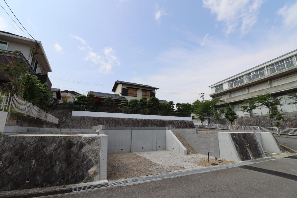 ブルーミングガーデン宝塚市中山五月台１丁目２棟の外観②