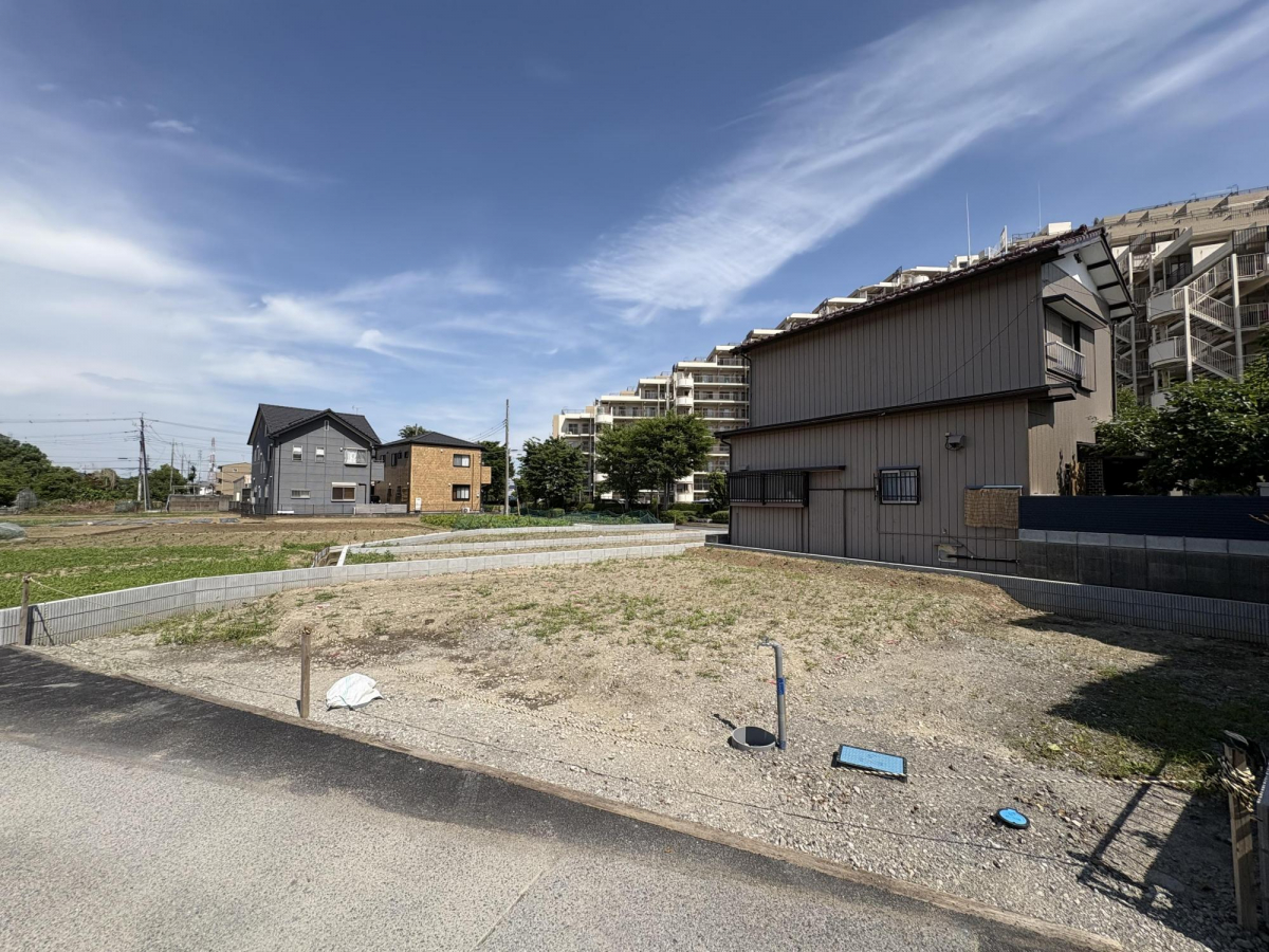 ブルーミングガーデン草加市新里町２期３棟の外観②