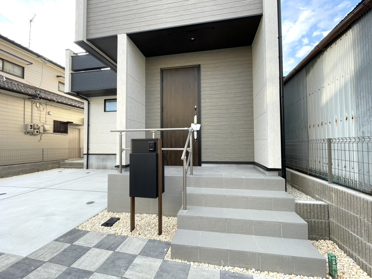 ブルーミングガーデン東海市富木島町伏見３丁目１棟の外観②