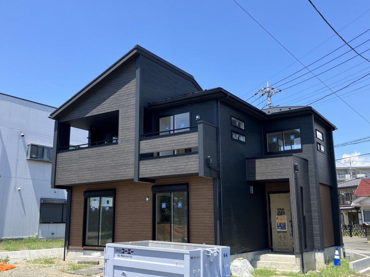 ブルーミングガーデン中巨摩郡昭和町築地新居１棟の外観②