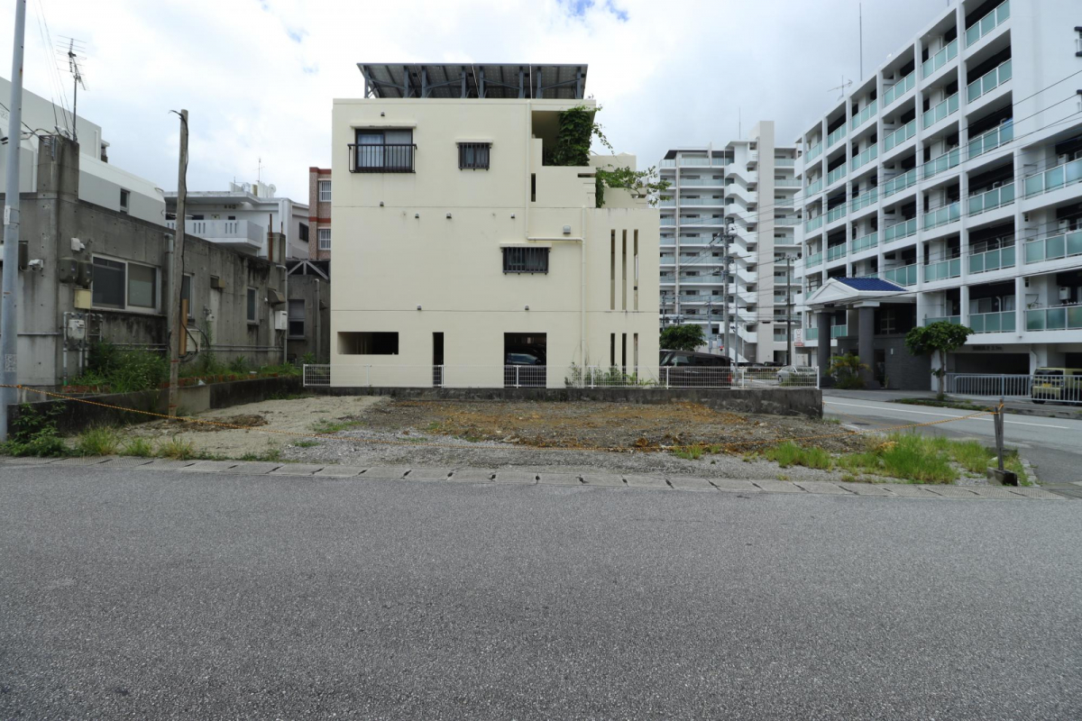ブルーミングガーデン那覇市真嘉比２丁目１棟の外観②