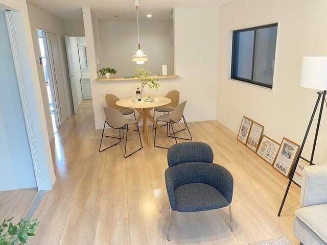 玄関には大容量の下駄箱あり！
靴が好きな方にもおすすめです☆