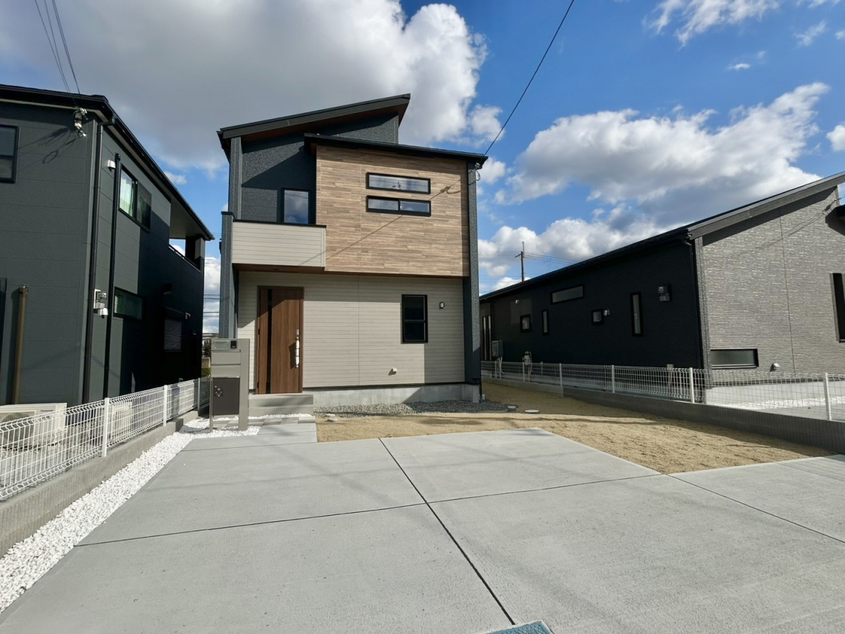 2025年12月上旬撮影 1号棟 2階建て2号棟 平屋