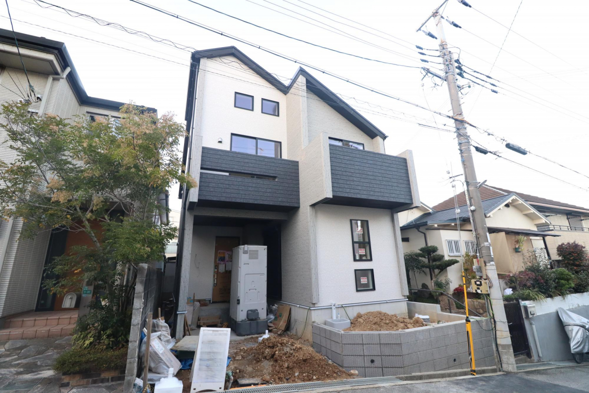 ブルーミングガーデン西宮市上甲東園５丁目１棟の外観②