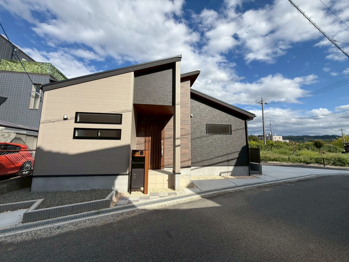 ブルーミングガーデン生駒市有里町１棟の外観②