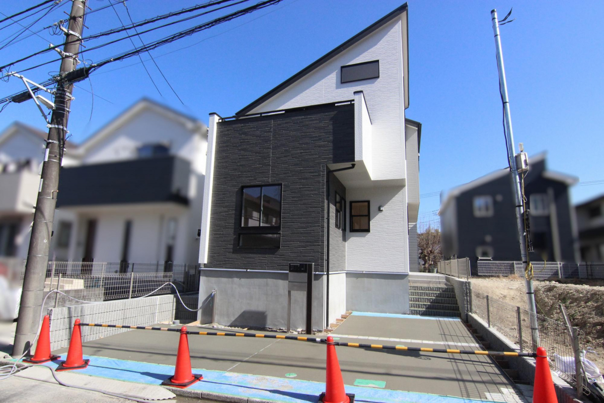 外観写真 R7.12.27 長期優良住宅・耐震等級3・断熱等性能等級5取得！ 逗子グリーンヒルの閑静な住宅街に新築戸建て全1棟が誕生！