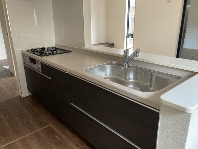 リラックスできる場所だからリビングは家具＆レイアウトにこだわりたい！（1号棟）