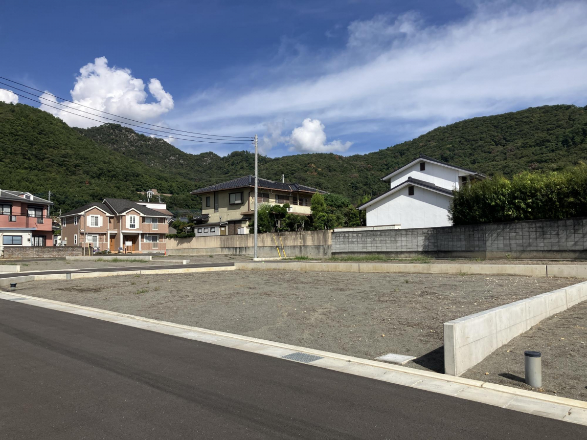 ブルーミングガーデン甲府市羽黒町３棟の外観②