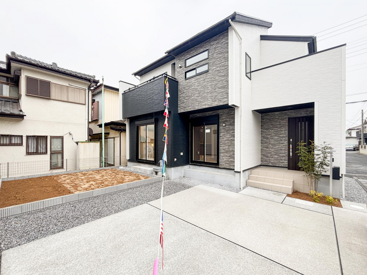 【外観/1号棟】 （2026年2月20日撮影）久喜駅まで徒歩13分。落ち着いた住宅街に佇む住まいです。