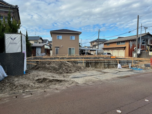 グラファーレ4372新発田市御幸町２期２棟の外観②