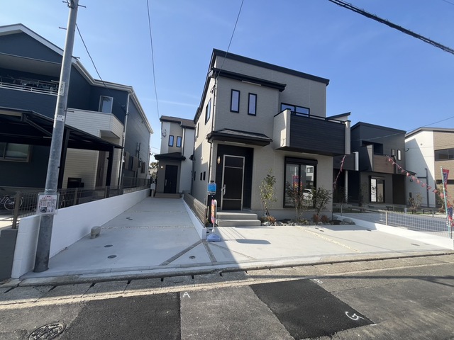 春日市須玖北5丁目に新築分譲戸建全7棟登場！
気になる方はお早めにお問い合わせください♪
★写真はA・B号棟