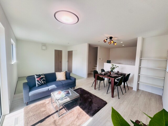 【1号棟】
ホッと一息つくことができる、落ち着いた畳コーナー