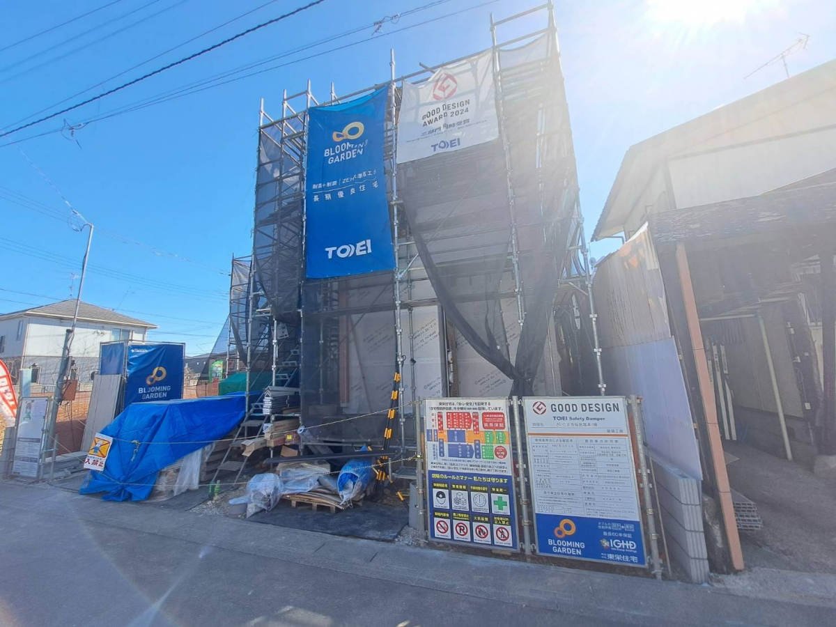 ただいま建築中の外観です！完成後は新築ならではのきれいな住まいになります☆ 