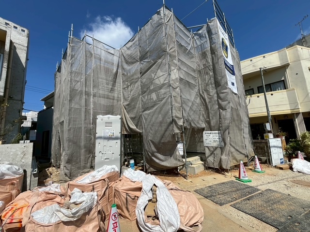 ♪リビングの写真です♪飯田産業の家は対面キッチンを積極的に採用♪リビングが広く感じられるだけでなく、家族の会話も自然と弾む空間となりますよ♪リビングを見渡せます