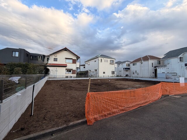 同仕様物件のリビングとなります。
※写真は約16帖となります。