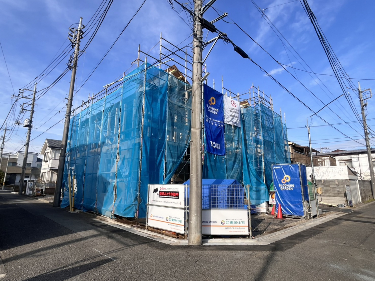 前面道路含む現地写真（2026年3月7日撮影） 2棟ともに整形地。1号棟は角地になります。