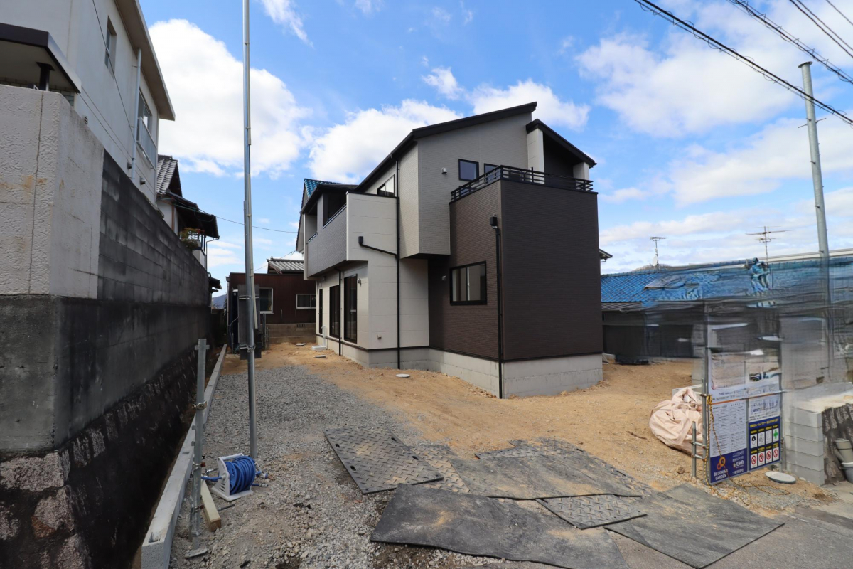 ブルーミングガーデン岡山市北区谷万成１丁目１棟の外観②