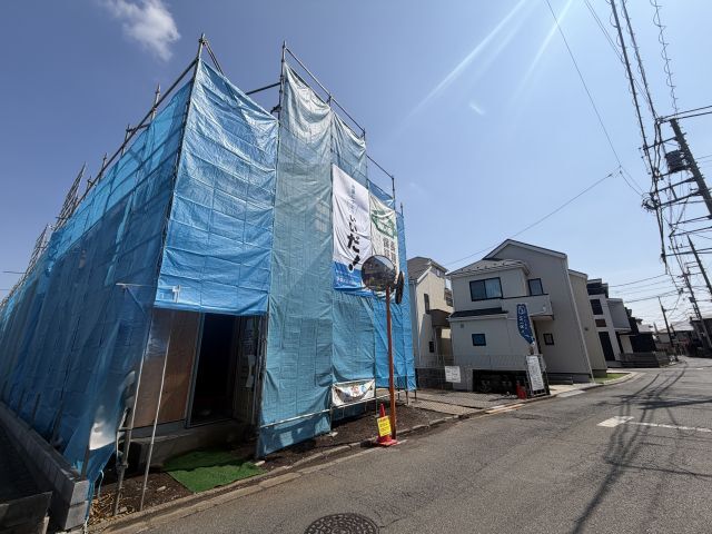 A・B号棟　上棟中の様子です。