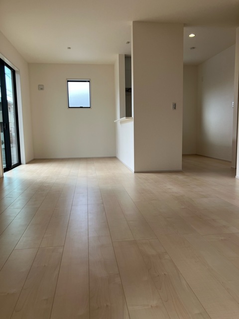 毎回の食事はもちろんバーカウンター的な使い方まで自在！（2号棟）