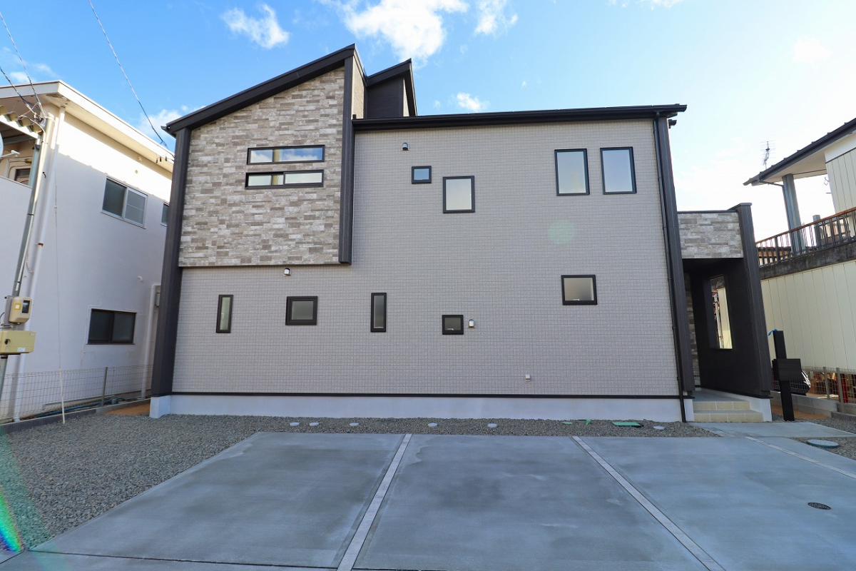 ブルーミングガーデン福島市南沢又下並松１棟の外観②