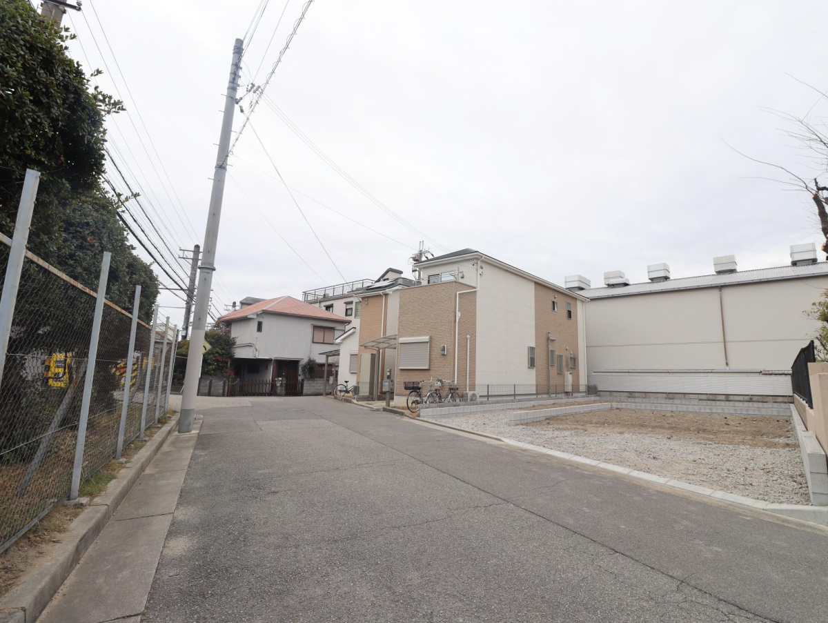 現地写真（前面道路） 