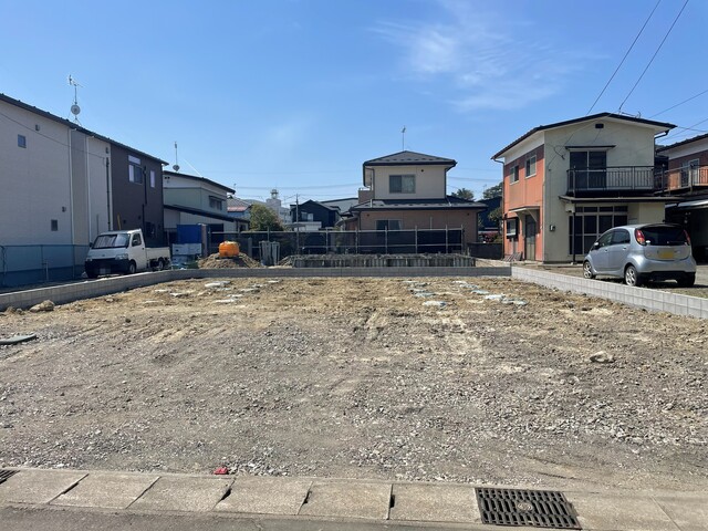 前面道路も一般的な道路幅約4ｍなので新生活に申し分なしです♪