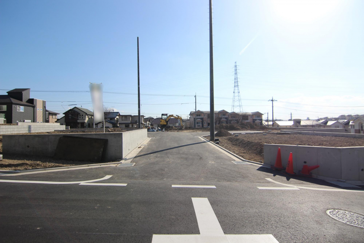現地土地写真 道路を新規で開発。駐車が苦手な方でも安心♪