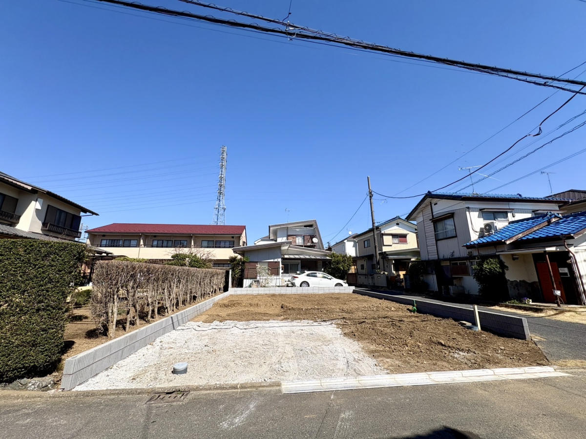 【外観写真】制震ダンパーを搭載した、地震に強い住まいです。地震の揺れを吸収し、建物へのダメージを軽減してくれる特徴があります。 