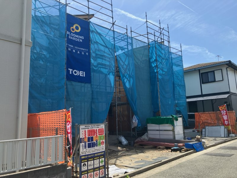 左:2号棟、右:1号棟 