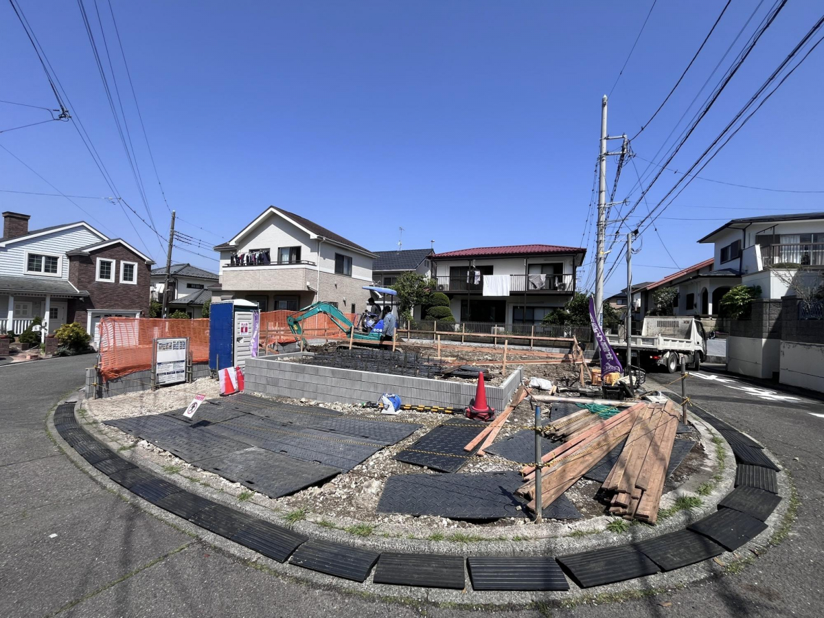 重厚感の中にスタイリッシュさを兼ね備えた外観。落ち着いたカラーリングが上質な暮らしを演出します。 