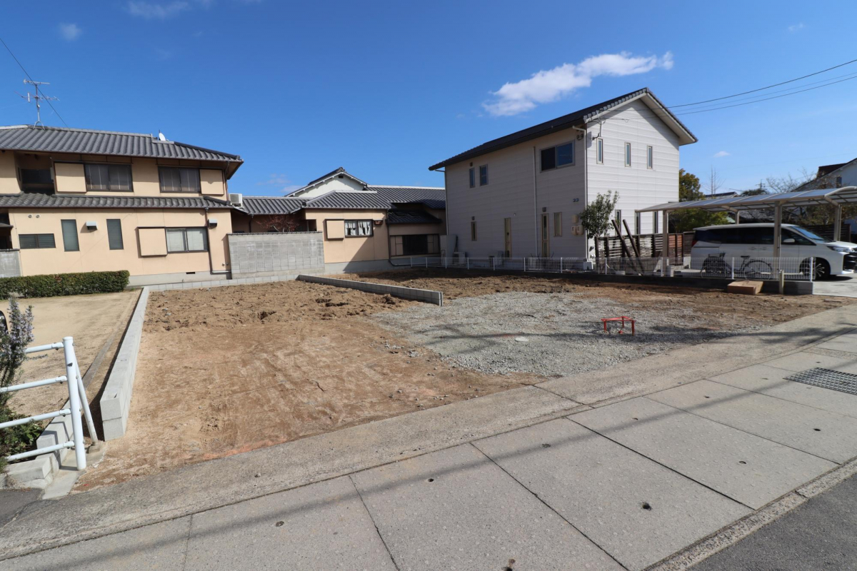 【現地写真】 左（1）号棟/右（2）号棟