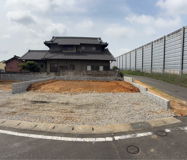 日を重ねるごとにこの佇まいに愛着が湧いてきそう（1号棟）