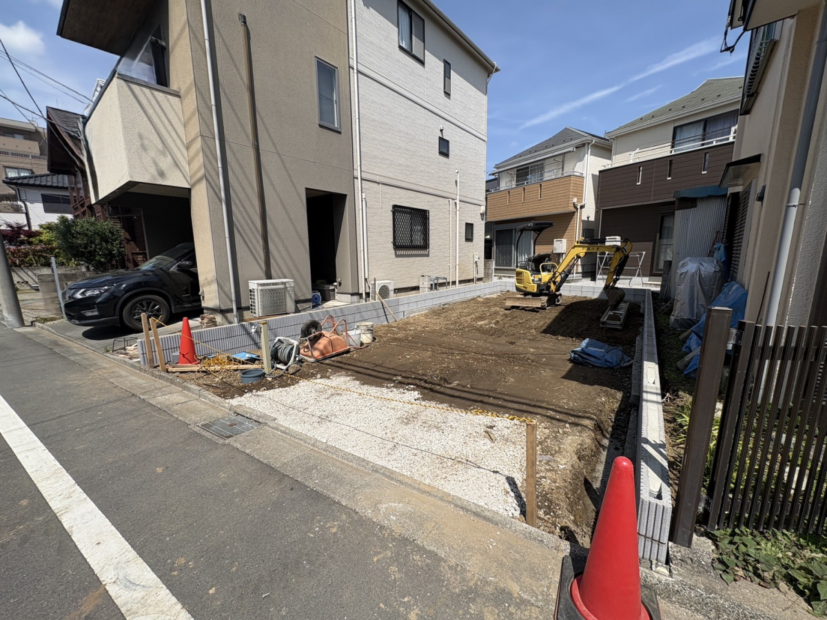 【外観写真】日常のお買物から医療施設まで徒歩圏内。子どものいるご家庭にも、安心とゆとりをもたらす環境です。 