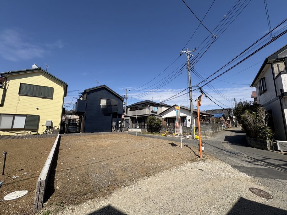 【外観写真】落ち着いたデザインの外観に、17帖のLDKを備えた「3（4）LDK＋WIC＋カースペース2台」のゆとりある住まいです。 