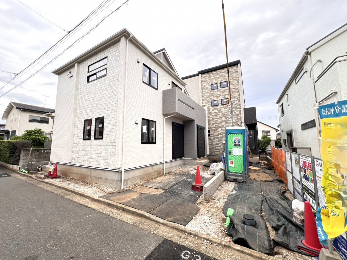 【外観】 手前から1号棟、2号棟