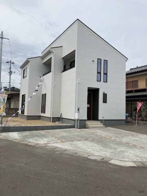 日を重ねるごとにこの佇まいに愛着が湧いてきそう（1号棟）